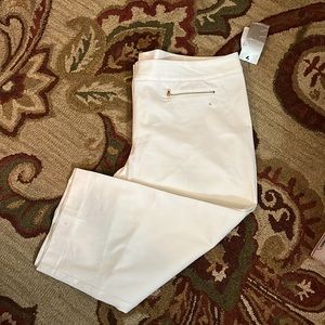 ALFANTI Size 22W Stretchy Crop Clamdigger White Gold Hardware Zip Pocket $79NEW